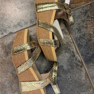 Brand new never worn Volatiles